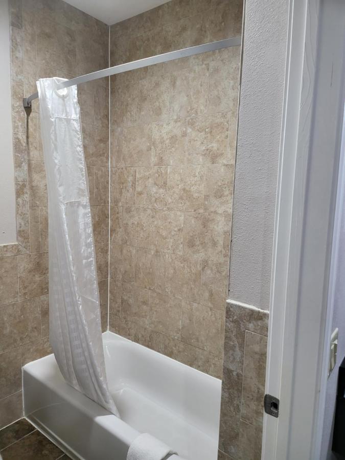 Palace Inn Sam Houston Race Park West Road المظهر الخارجي الصورة